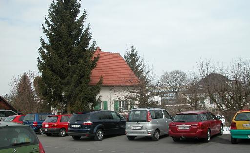 Mehrzweckhalle Parkplatz