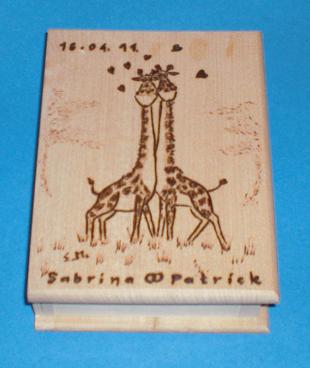 Zettelbox mit 2 verliebten Giraffen mit Text