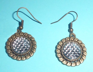 mit Drachenhaut Cabochon