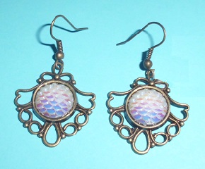 mit Drachenhaut Cabochon