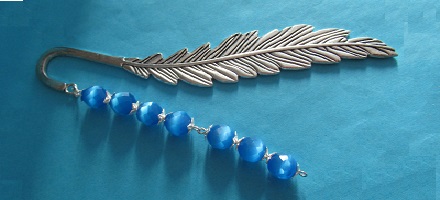 hellblaue facettierte Cateyes