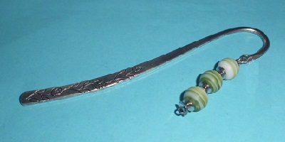 grne Kunststoffperlen