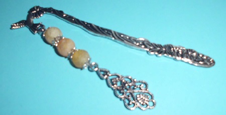 schwarzer Ornamentstropfen