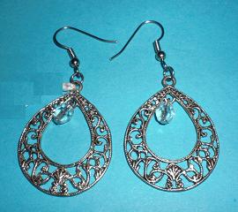 Ornamenttropfen mit Kristall